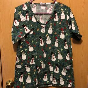 UA scrubs scrub top size medium snow much snowman